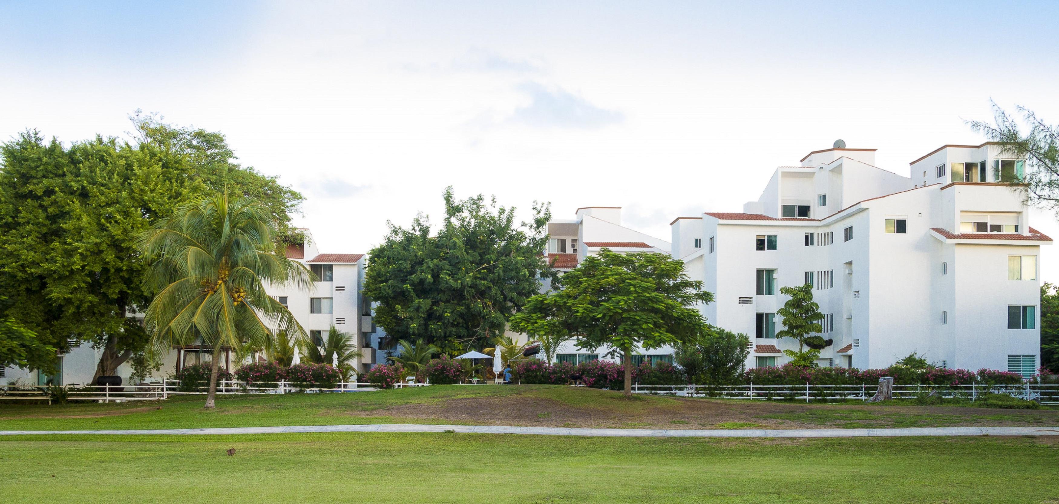 Las Gaviotas Hotel & Suites Cancun Exterior photo